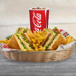 Goody's Club Sandwich + Αναψυκτικό 330ml